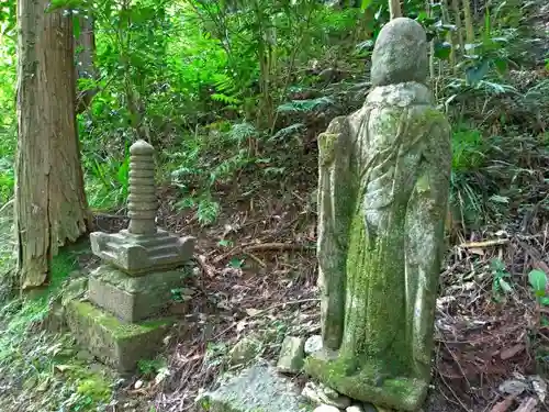 御岩神社の仏像