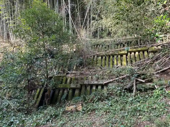 宿努神社の{uncategorized: "未分類", other: "その他", undefined: "問題あり", building: "その他建物", grave: "お墓", sacred_gate: "鳥居", guardian: "狛犬", statue: "像", buddha: "仏像", history: "歴史", nature: "自然", garden: "庭園", animal: "動物", pagoda: "塔", temizu: "手水舎", mountain_gate: "山門・神門", sanctuary: "本殿・本堂", subordinate: "末社・摂社", art: "芸術", scenery: "景色", jizo: "地蔵", ema: "絵馬", goshuin: "御朱印", omikuji: "おみくじ", items: "授与品その他", amulet: "お守り", goshuincho: "御朱印帳", eats: "食事", festival: "お祭り", votive_dance: "神楽", shichigosan: "七五三参", wedding: "結婚式", experience: "体験その他", initially: "初詣", around: "周辺", anti_infection: "感染症対策"}