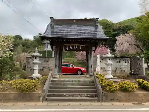 寶蔵寺の山門