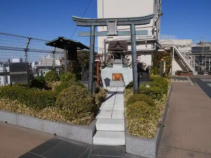 出世稲荷神社の鳥居