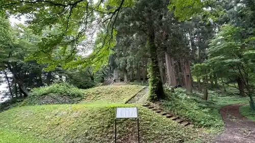鳥越八幡神社(山形県)