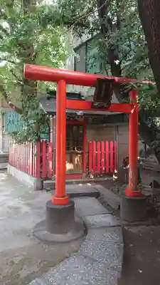 銀杏岡八幡神社の末社・摂社