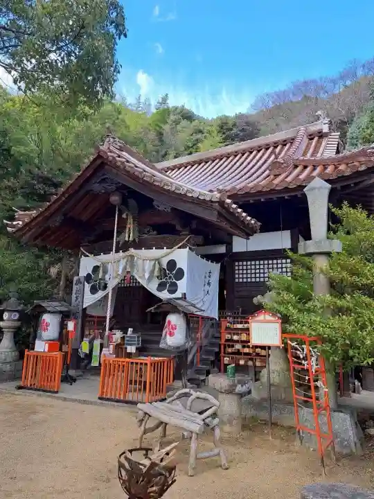 御袖天満宮の{uncategorized: "未分類", other: "その他", undefined: "問題あり", building: "その他建物", grave: "お墓", sacred_gate: "鳥居", guardian: "狛犬", statue: "像", buddha: "仏像", history: "歴史", nature: "自然", garden: "庭園", animal: "動物", pagoda: "塔", temizu: "手水舎", mountain_gate: "山門・神門", sanctuary: "本殿・本堂", subordinate: "末社・摂社", art: "芸術", scenery: "景色", jizo: "地蔵", ema: "絵馬", goshuin: "御朱印", omikuji: "おみくじ", items: "授与品その他", amulet: "お守り", goshuincho: "御朱印帳", eats: "食事", festival: "お祭り", votive_dance: "神楽", shichigosan: "七五三参", wedding: "結婚式", experience: "体験その他", initially: "初詣", around: "周辺", anti_infection: "感染症対策"}