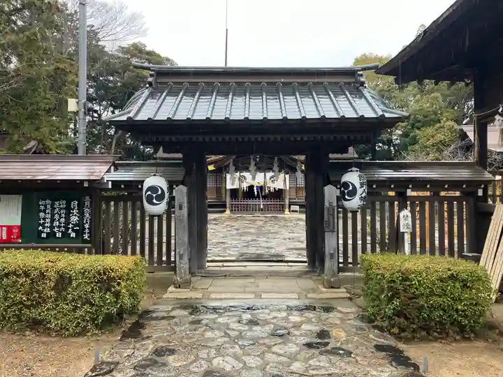 飯野八幡宮の山門・神門