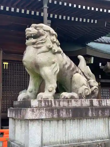 京都霊山護國神社の狛犬