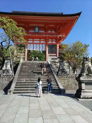 清水寺の山門・神門
