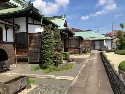 蓮法寺の{uncategorized: "未分類", other: "その他", undefined: "問題あり", building: "その他建物", grave: "お墓", sacred_gate: "鳥居", guardian: "狛犬", statue: "像", buddha: "仏像", history: "歴史", nature: "自然", garden: "庭園", animal: "動物", pagoda: "塔", temizu: "手水舎", mountain_gate: "山門・神門", sanctuary: "本殿・本堂", subordinate: "末社・摂社", art: "芸術", scenery: "景色", jizo: "地蔵", ema: "絵馬", goshuin: "御朱印", omikuji: "おみくじ", items: "授与品その他", amulet: "お守り", goshuincho: "御朱印帳", eats: "食事", festival: "お祭り", votive_dance: "神楽", shichigosan: "七五三参", wedding: "結婚式", experience: "体験その他", initially: "初詣", around: "周辺", anti_infection: "感染症対策"}
