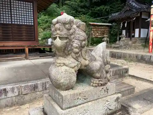 尾長天満宮の狛犬