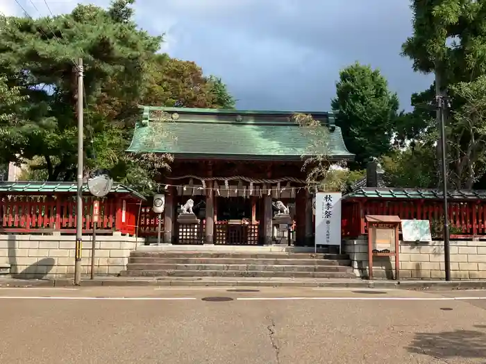 尾崎神社の山門