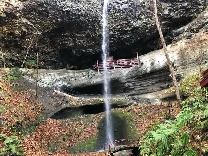 乳穂ヶ滝不動尊(青森県)