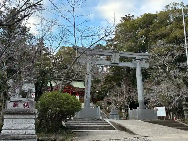 香取神宮の{uncategorized: "未分類", other: "その他", undefined: "問題あり", building: "その他建物", grave: "お墓", sacred_gate: "鳥居", guardian: "狛犬", statue: "像", buddha: "仏像", history: "歴史", nature: "自然", garden: "庭園", animal: "動物", pagoda: "塔", temizu: "手水舎", mountain_gate: "山門・神門", sanctuary: "本殿・本堂", subordinate: "末社・摂社", art: "芸術", scenery: "景色", jizo: "地蔵", ema: "絵馬", goshuin: "御朱印", omikuji: "おみくじ", items: "授与品その他", amulet: "お守り", goshuincho: "御朱印帳", eats: "食事", festival: "お祭り", votive_dance: "神楽", shichigosan: "七五三参", wedding: "結婚式", experience: "体験その他", initially: "初詣", around: "周辺", anti_infection: "感染症対策"}