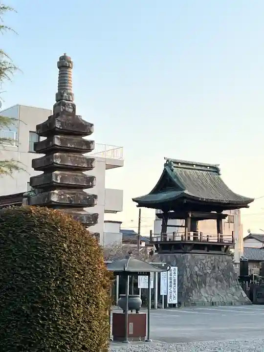 光明寺(感満不動尊)の{uncategorized: "未分類", other: "その他", undefined: "問題あり", building: "その他建物", grave: "お墓", sacred_gate: "鳥居", guardian: "狛犬", statue: "像", buddha: "仏像", history: "歴史", nature: "自然", garden: "庭園", animal: "動物", pagoda: "塔", temizu: "手水舎", mountain_gate: "山門・神門", sanctuary: "本殿・本堂", subordinate: "末社・摂社", art: "芸術", scenery: "景色", jizo: "地蔵", ema: "絵馬", goshuin: "御朱印", omikuji: "おみくじ", items: "授与品その他", amulet: "お守り", goshuincho: "御朱印帳", eats: "食事", festival: "お祭り", votive_dance: "神楽", shichigosan: "七五三参", wedding: "結婚式", experience: "体験その他", initially: "初詣", around: "周辺", anti_infection: "感染症対策"}