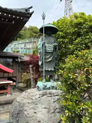 玉泉寺の{uncategorized: "未分類", other: "その他", undefined: "問題あり", building: "その他建物", grave: "お墓", sacred_gate: "鳥居", guardian: "狛犬", statue: "像", buddha: "仏像", history: "歴史", nature: "自然", garden: "庭園", animal: "動物", pagoda: "塔", temizu: "手水舎", mountain_gate: "山門・神門", sanctuary: "本殿・本堂", subordinate: "末社・摂社", art: "芸術", scenery: "景色", jizo: "地蔵", ema: "絵馬", goshuin: "御朱印", omikuji: "おみくじ", items: "授与品その他", amulet: "お守り", goshuincho: "御朱印帳", eats: "食事", festival: "お祭り", votive_dance: "神楽", shichigosan: "七五三参", wedding: "結婚式", experience: "体験その他", initially: "初詣", around: "周辺", anti_infection: "感染症対策"}