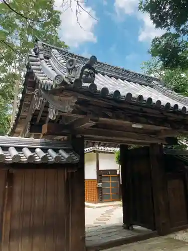 地蔵院の山門