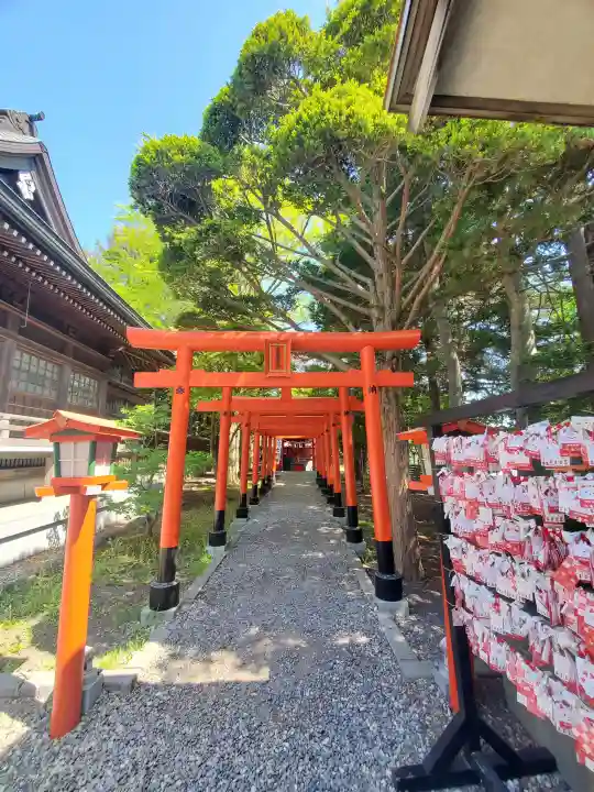 湯倉神社の{uncategorized: "未分類", other: "その他", undefined: "問題あり", building: "その他建物", grave: "お墓", sacred_gate: "鳥居", guardian: "狛犬", statue: "像", buddha: "仏像", history: "歴史", nature: "自然", garden: "庭園", animal: "動物", pagoda: "塔", temizu: "手水舎", mountain_gate: "山門・神門", sanctuary: "本殿・本堂", subordinate: "末社・摂社", art: "芸術", scenery: "景色", jizo: "地蔵", ema: "絵馬", goshuin: "御朱印", omikuji: "おみくじ", items: "授与品その他", amulet: "お守り", goshuincho: "御朱印帳", eats: "食事", festival: "お祭り", votive_dance: "神楽", shichigosan: "七五三参", wedding: "結婚式", experience: "体験その他", initially: "初詣", around: "周辺", anti_infection: "感染症対策"}
