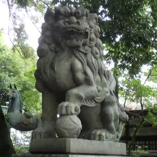 堤治神社の狛犬