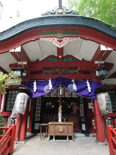 三崎稲荷神社の本殿・本堂
