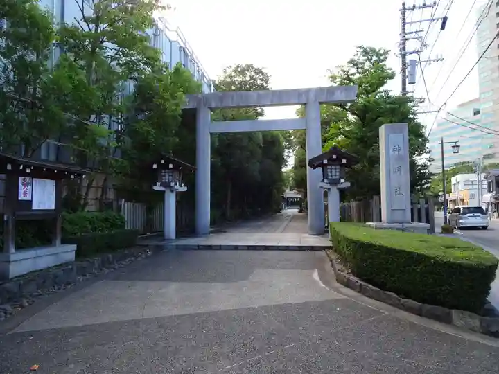 神明社の鳥居