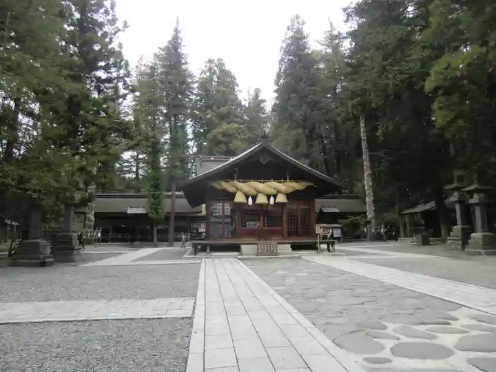 諏訪大社下社春宮(長野県)