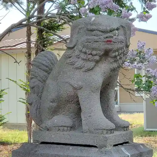 東開発稲荷神社の狛犬