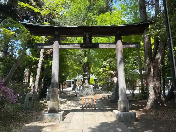春日部八幡神社の{uncategorized: "未分類", other: "その他", undefined: "問題あり", building: "その他建物", grave: "お墓", sacred_gate: "鳥居", guardian: "狛犬", statue: "像", buddha: "仏像", history: "歴史", nature: "自然", garden: "庭園", animal: "動物", pagoda: "塔", temizu: "手水舎", mountain_gate: "山門・神門", sanctuary: "本殿・本堂", subordinate: "末社・摂社", art: "芸術", scenery: "景色", jizo: "地蔵", ema: "絵馬", goshuin: "御朱印", omikuji: "おみくじ", items: "授与品その他", amulet: "お守り", goshuincho: "御朱印帳", eats: "食事", festival: "お祭り", votive_dance: "神楽", shichigosan: "七五三参", wedding: "結婚式", experience: "体験その他", initially: "初詣", around: "周辺", anti_infection: "感染症対策"}