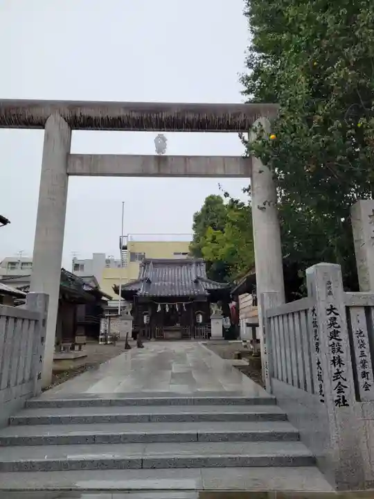 池袋御嶽神社の鳥居