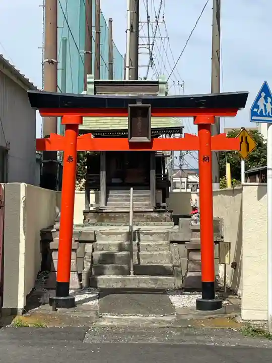 御社母子稲荷神社の{uncategorized: "未分類", other: "その他", undefined: "問題あり", building: "その他建物", grave: "お墓", sacred_gate: "鳥居", guardian: "狛犬", statue: "像", buddha: "仏像", history: "歴史", nature: "自然", garden: "庭園", animal: "動物", pagoda: "塔", temizu: "手水舎", mountain_gate: "山門・神門", sanctuary: "本殿・本堂", subordinate: "末社・摂社", art: "芸術", scenery: "景色", jizo: "地蔵", ema: "絵馬", goshuin: "御朱印", omikuji: "おみくじ", items: "授与品その他", amulet: "お守り", goshuincho: "御朱印帳", eats: "食事", festival: "お祭り", votive_dance: "神楽", shichigosan: "七五三参", wedding: "結婚式", experience: "体験その他", initially: "初詣", around: "周辺", anti_infection: "感染症対策"}