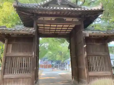 一宮神社の山門・神門