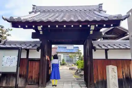 良念寺の山門・神門
