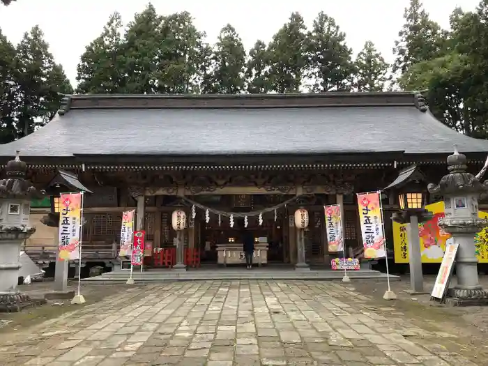 櫛引八幡宮の本殿