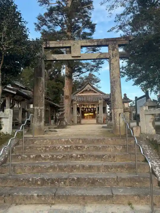 八幡宮の{uncategorized: "未分類", other: "その他", undefined: "問題あり", building: "その他建物", grave: "お墓", sacred_gate: "鳥居", guardian: "狛犬", statue: "像", buddha: "仏像", history: "歴史", nature: "自然", garden: "庭園", animal: "動物", pagoda: "塔", temizu: "手水舎", mountain_gate: "山門・神門", sanctuary: "本殿・本堂", subordinate: "末社・摂社", art: "芸術", scenery: "景色", jizo: "地蔵", ema: "絵馬", goshuin: "御朱印", omikuji: "おみくじ", items: "授与品その他", amulet: "お守り", goshuincho: "御朱印帳", eats: "食事", festival: "お祭り", votive_dance: "神楽", shichigosan: "七五三参", wedding: "結婚式", experience: "体験その他", initially: "初詣", around: "周辺", anti_infection: "感染症対策"}