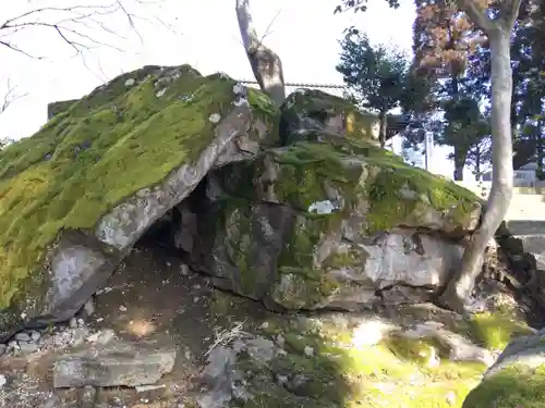 飯部磐座神社の庭園