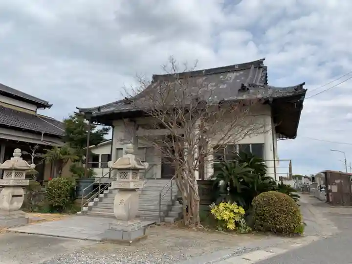 長秀寺の本殿・本堂