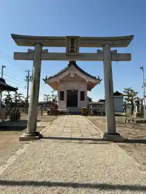 日吉神社(神戸)の{uncategorized: "未分類", other: "その他", undefined: "問題あり", building: "その他建物", grave: "お墓", sacred_gate: "鳥居", guardian: "狛犬", statue: "像", buddha: "仏像", history: "歴史", nature: "自然", garden: "庭園", animal: "動物", pagoda: "塔", temizu: "手水舎", mountain_gate: "山門・神門", sanctuary: "本殿・本堂", subordinate: "末社・摂社", art: "芸術", scenery: "景色", jizo: "地蔵", ema: "絵馬", goshuin: "御朱印", omikuji: "おみくじ", items: "授与品その他", amulet: "お守り", goshuincho: "御朱印帳", eats: "食事", festival: "お祭り", votive_dance: "神楽", shichigosan: "七五三参", wedding: "結婚式", experience: "体験その他", initially: "初詣", around: "周辺", anti_infection: "感染症対策"}