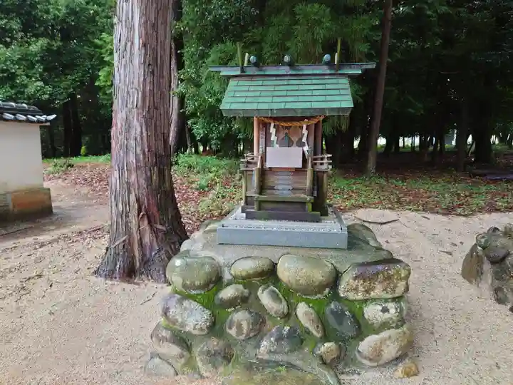 八幡神社(花本八幡神社)の末社・摂社