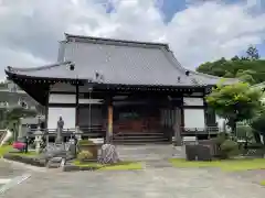 洞泉院の本殿