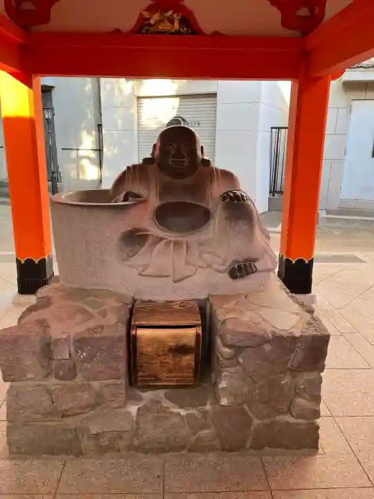 穴八幡宮の{uncategorized: "未分類", other: "その他", undefined: "問題あり", building: "その他建物", grave: "お墓", sacred_gate: "鳥居", guardian: "狛犬", statue: "像", buddha: "仏像", history: "歴史", nature: "自然", garden: "庭園", animal: "動物", pagoda: "塔", temizu: "手水舎", mountain_gate: "山門・神門", sanctuary: "本殿・本堂", subordinate: "末社・摂社", art: "芸術", scenery: "景色", jizo: "地蔵", ema: "絵馬", goshuin: "御朱印", omikuji: "おみくじ", items: "授与品その他", amulet: "お守り", goshuincho: "御朱印帳", eats: "食事", festival: "お祭り", votive_dance: "神楽", shichigosan: "七五三参", wedding: "結婚式", experience: "体験その他", initially: "初詣", around: "周辺", anti_infection: "感染症対策"}