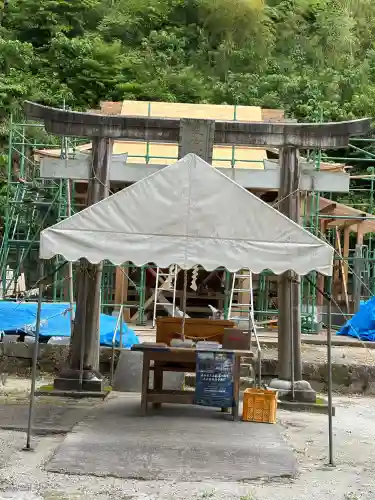 投谷八幡宮の{uncategorized: "未分類", other: "その他", undefined: "問題あり", building: "その他建物", grave: "お墓", sacred_gate: "鳥居", guardian: "狛犬", statue: "像", buddha: "仏像", history: "歴史", nature: "自然", garden: "庭園", animal: "動物", pagoda: "塔", temizu: "手水舎", mountain_gate: "山門・神門", sanctuary: "本殿・本堂", subordinate: "末社・摂社", art: "芸術", scenery: "景色", jizo: "地蔵", ema: "絵馬", goshuin: "御朱印", omikuji: "おみくじ", items: "授与品その他", amulet: "お守り", goshuincho: "御朱印帳", eats: "食事", festival: "お祭り", votive_dance: "神楽", shichigosan: "七五三参", wedding: "結婚式", experience: "体験その他", initially: "初詣", around: "周辺", anti_infection: "感染症対策"}