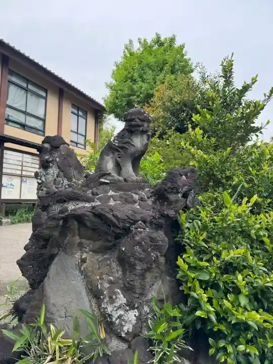 鷺宮八幡神社の{uncategorized: "未分類", other: "その他", undefined: "問題あり", building: "その他建物", grave: "お墓", sacred_gate: "鳥居", guardian: "狛犬", statue: "像", buddha: "仏像", history: "歴史", nature: "自然", garden: "庭園", animal: "動物", pagoda: "塔", temizu: "手水舎", mountain_gate: "山門・神門", sanctuary: "本殿・本堂", subordinate: "末社・摂社", art: "芸術", scenery: "景色", jizo: "地蔵", ema: "絵馬", goshuin: "御朱印", omikuji: "おみくじ", items: "授与品その他", amulet: "お守り", goshuincho: "御朱印帳", eats: "食事", festival: "お祭り", votive_dance: "神楽", shichigosan: "七五三参", wedding: "結婚式", experience: "体験その他", initially: "初詣", around: "周辺", anti_infection: "感染症対策"}
