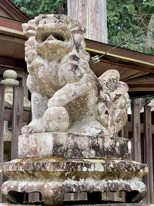 三所神社の狛犬