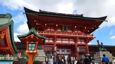 伏見稲荷大社の山門・神門