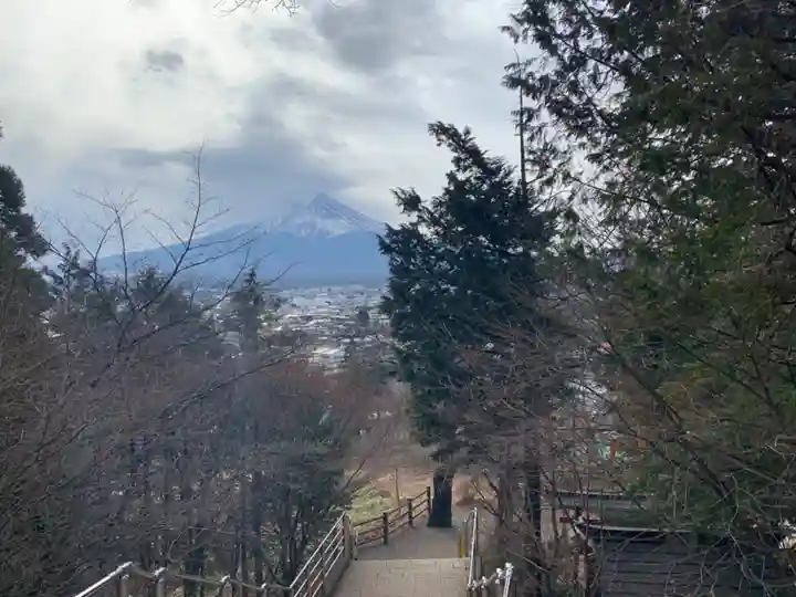 新倉富士浅間神社の景色