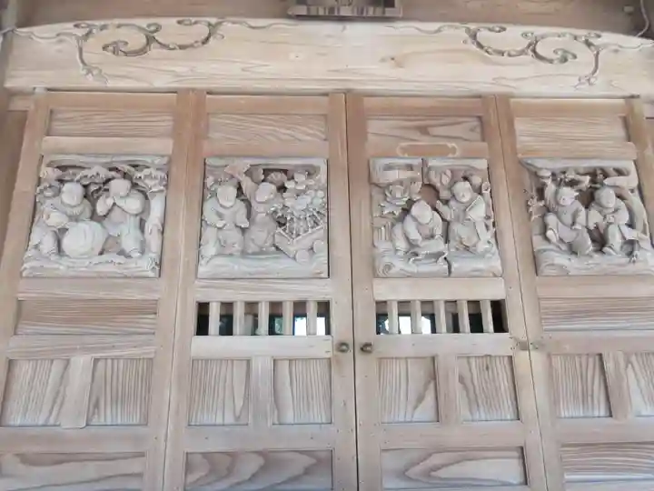 諏訪神社の本殿・本堂