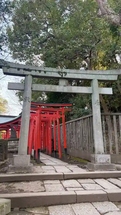 根津神社の{uncategorized: "未分類", other: "その他", undefined: "問題あり", building: "その他建物", grave: "お墓", sacred_gate: "鳥居", guardian: "狛犬", statue: "像", buddha: "仏像", history: "歴史", nature: "自然", garden: "庭園", animal: "動物", pagoda: "塔", temizu: "手水舎", mountain_gate: "山門・神門", sanctuary: "本殿・本堂", subordinate: "末社・摂社", art: "芸術", scenery: "景色", jizo: "地蔵", ema: "絵馬", goshuin: "御朱印", omikuji: "おみくじ", items: "授与品その他", amulet: "お守り", goshuincho: "御朱印帳", eats: "食事", festival: "お祭り", votive_dance: "神楽", shichigosan: "七五三参", wedding: "結婚式", experience: "体験その他", initially: "初詣", around: "周辺", anti_infection: "感染症対策"}