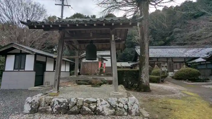 光明院の{uncategorized: "未分類", other: "その他", undefined: "問題あり", building: "その他建物", grave: "お墓", sacred_gate: "鳥居", guardian: "狛犬", statue: "像", buddha: "仏像", history: "歴史", nature: "自然", garden: "庭園", animal: "動物", pagoda: "塔", temizu: "手水舎", mountain_gate: "山門・神門", sanctuary: "本殿・本堂", subordinate: "末社・摂社", art: "芸術", scenery: "景色", jizo: "地蔵", ema: "絵馬", goshuin: "御朱印", omikuji: "おみくじ", items: "授与品その他", amulet: "お守り", goshuincho: "御朱印帳", eats: "食事", festival: "お祭り", votive_dance: "神楽", shichigosan: "七五三参", wedding: "結婚式", experience: "体験その他", initially: "初詣", around: "周辺", anti_infection: "感染症対策"}