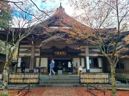 鉾立山天王院の本殿