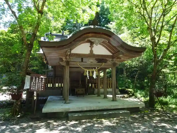 三ケ所神社の本殿・本堂