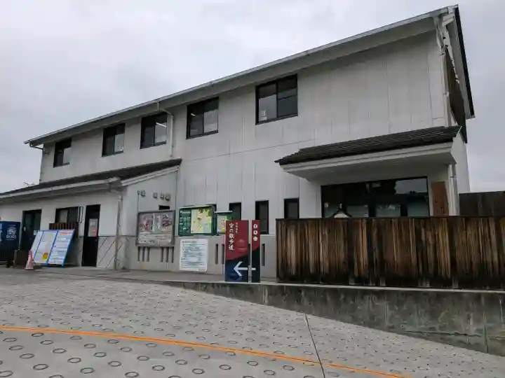 湯神社の{uncategorized: "未分類", other: "その他", undefined: "問題あり", building: "その他建物", grave: "お墓", sacred_gate: "鳥居", guardian: "狛犬", statue: "像", buddha: "仏像", history: "歴史", nature: "自然", garden: "庭園", animal: "動物", pagoda: "塔", temizu: "手水舎", mountain_gate: "山門・神門", sanctuary: "本殿・本堂", subordinate: "末社・摂社", art: "芸術", scenery: "景色", jizo: "地蔵", ema: "絵馬", goshuin: "御朱印", omikuji: "おみくじ", items: "授与品その他", amulet: "お守り", goshuincho: "御朱印帳", eats: "食事", festival: "お祭り", votive_dance: "神楽", shichigosan: "七五三参", wedding: "結婚式", experience: "体験その他", initially: "初詣", around: "周辺", anti_infection: "感染症対策"}