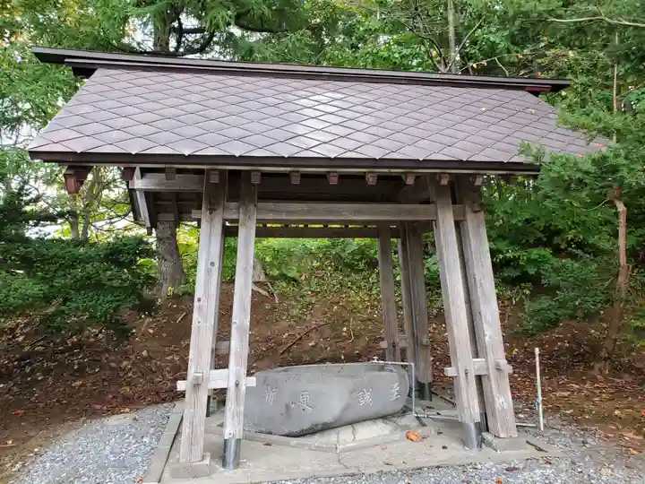 京極八幡神社の手水舎