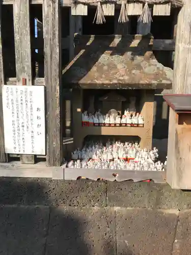 出世稻荷神社の末社・摂社